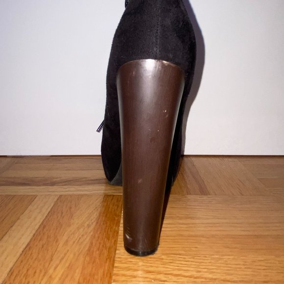 5-Inch Suede Pumps || Black - Picture 5 of 7